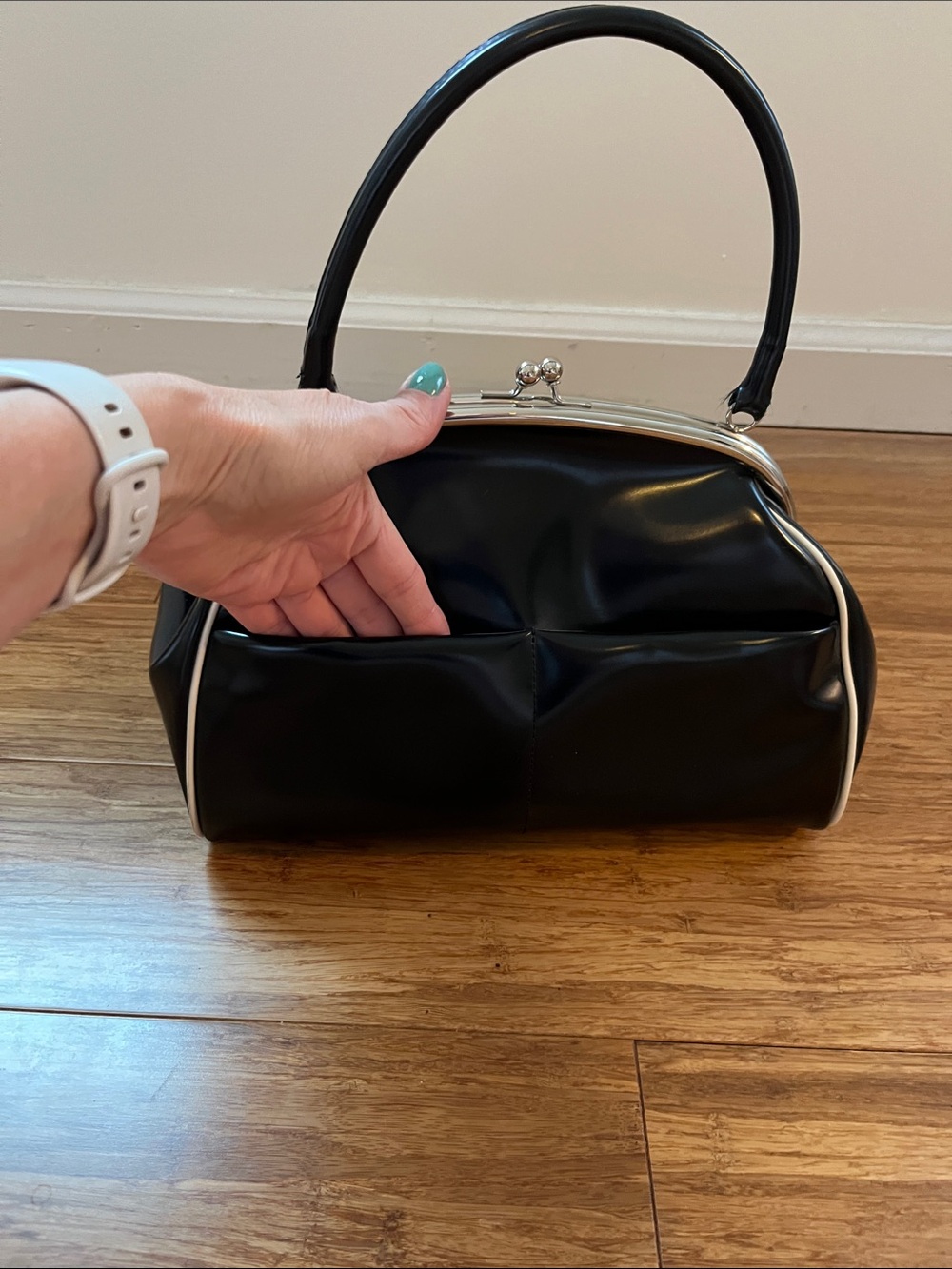 Vintage INC International Concepts Black Satchel with White Piping - Picture 6 of 9